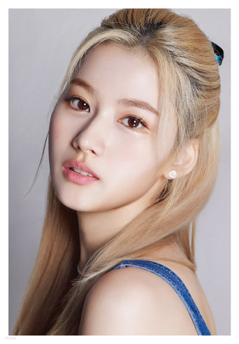 Magazine Dicon D’Festa TWICE - Sana
